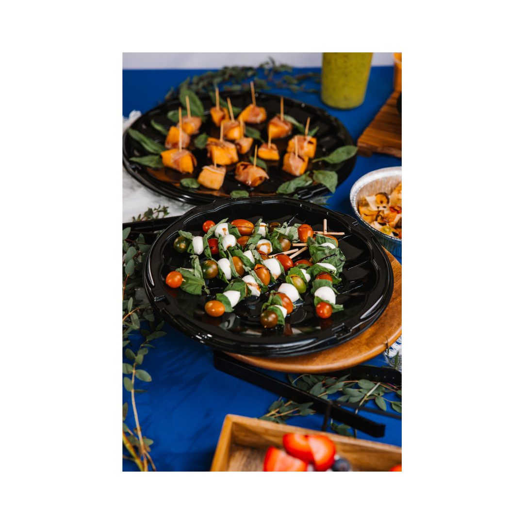 Pactiv SmartLock® Caterware® Flat Trays & Dome Lids – Black & Clear, 12", 16" & 18"